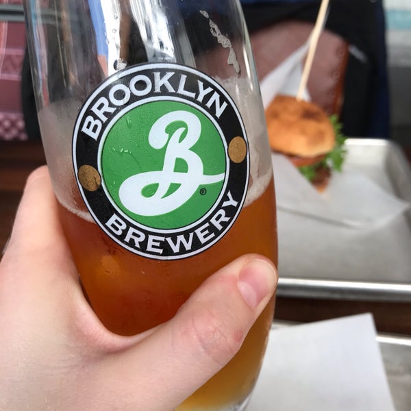 Went there twice, had burgers, awesome sweet potato fries and ceasar salad. Everything fast and smooth. Also great Brooklyn Brewery beer.