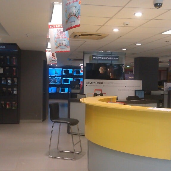 Photos At Reliance Digital Electronics Store In Kolkata