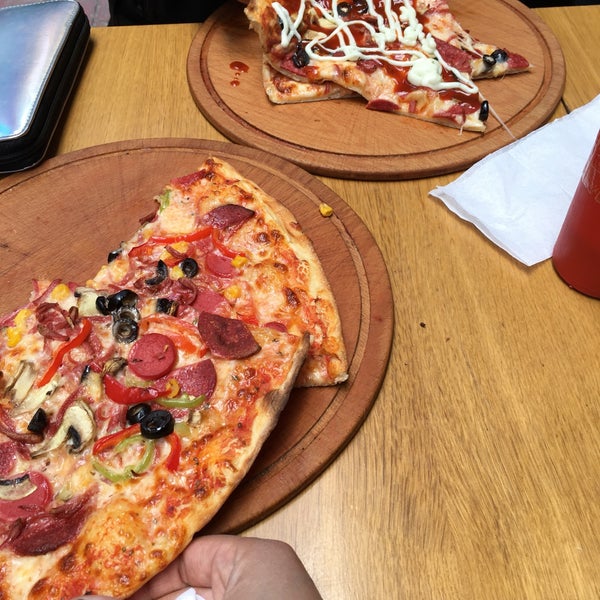 5/12/2018 tarihinde Hazalziyaretçi tarafından Pizza Vegas'de çekilen fotoğraf