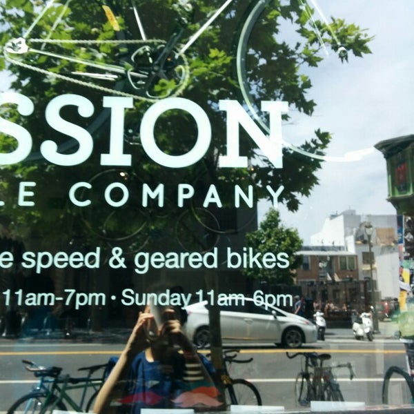 Foto tirada no(a) Mission Bicycle Company por Boram K. em 5/17/2014