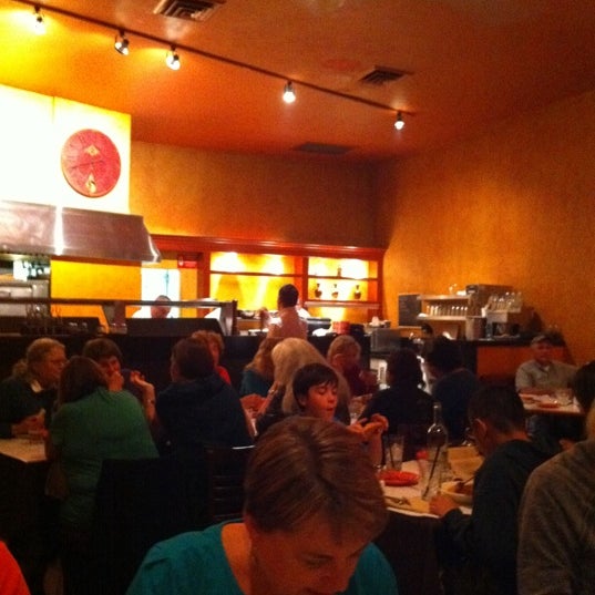 Foto scattata a Checkers Restaurant da Pam M. il 10/28/2012