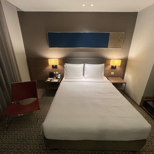 Holiday Inn Express Bangkok Sathorn ส ลม 51 Soi Pipat Silom Bangrak Bangkok