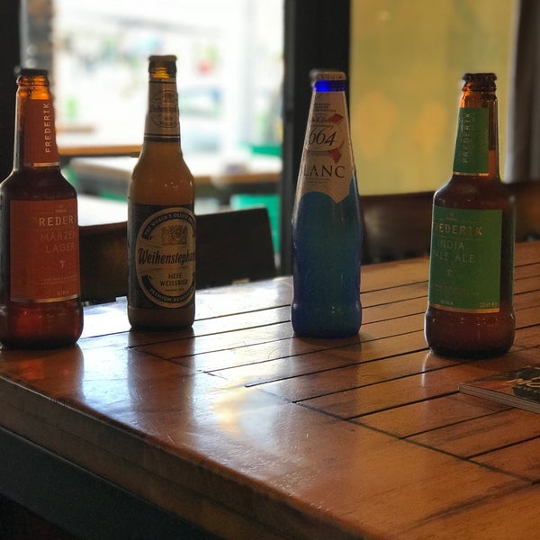 Foto tomada en The Bottles İt&#39;s Beer Time  por Cengizhan Ç. el 9/25/2018