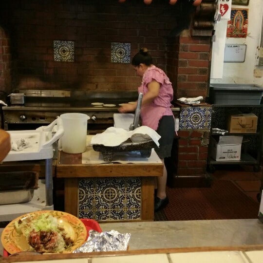 4/21/2015에 Vicki S.님이 La Luz Del Dia Restaurant에서 찍은 사진