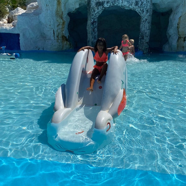 Foto diambil di Bodrum Aqualand oleh didem b. pada 8/1/2022