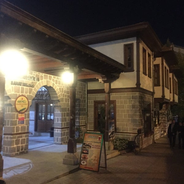 Foto tomada en Osman Bey Konağı Cafe Restorant  por Emin Ö. el 9/28/2018