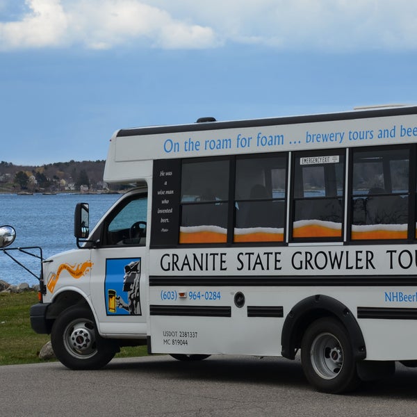 Foto scattata a Granite State Growler Tours da Granite State Growler Tours il 4/12/2014