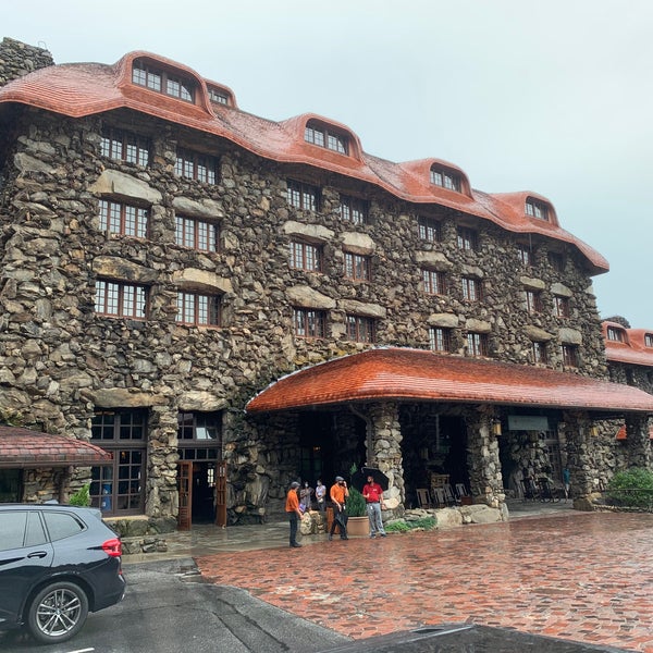 Photo taken at Great Hall Bar at The Grove Park Inn Resort &amp; Spa by Alan H. on 7/24/2020