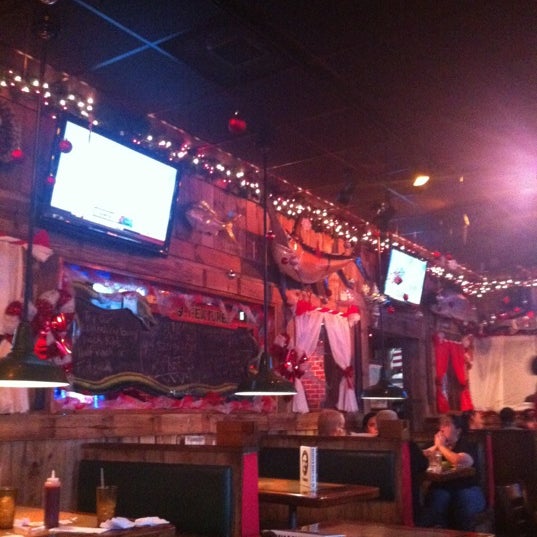 Foto scattata a Flanigan&#39;s Seafood Bar &amp; Grill da Bengie Q. il 11/24/2012