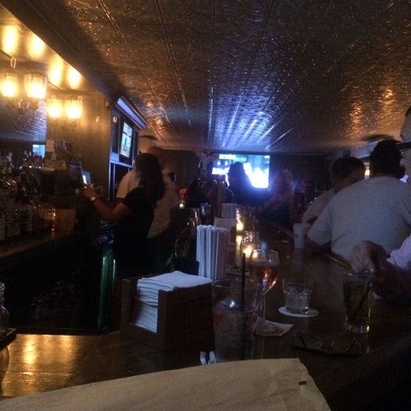 Foto tirada no(a) Gramercy Park Bar por Emilia W. em 7/23/2014