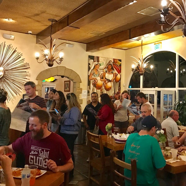 9/6/2017 tarihinde Hkk Y.ziyaretçi tarafından Los Agaves Restaurant'de çekilen fotoğraf