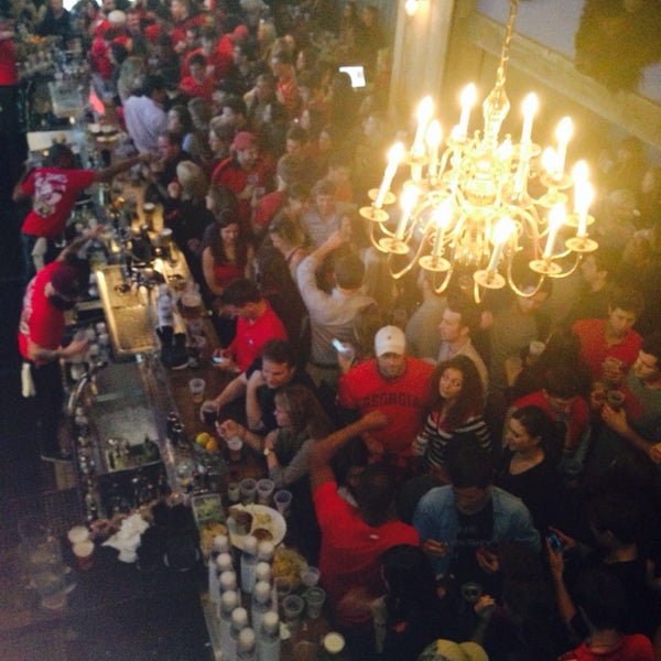 Great UGA bar. Maybe even better than being in an Athens bar for game day-- it's all UGA alum who made it in New York but who still love their Saturdays to be full of football and whiskey. #godawgs