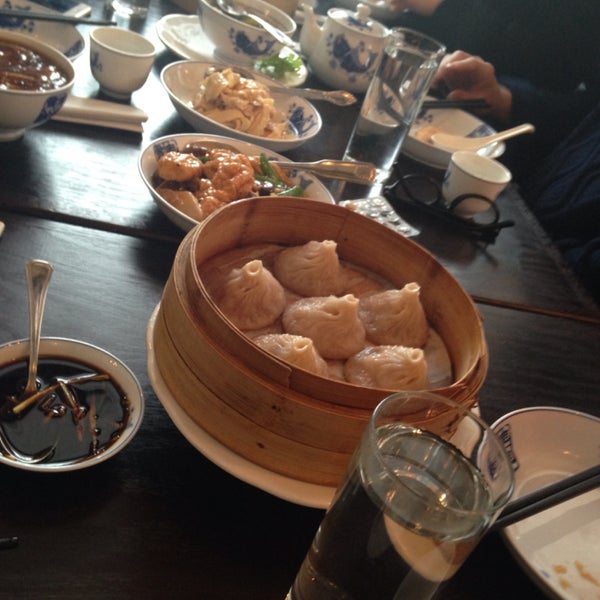 Very authentic Shanghai cuisine. Small plates and very exquisite taste. 脆鳝 松子鲈鱼 八宝辣酱 咸蛋黄年糕 面筋双冬