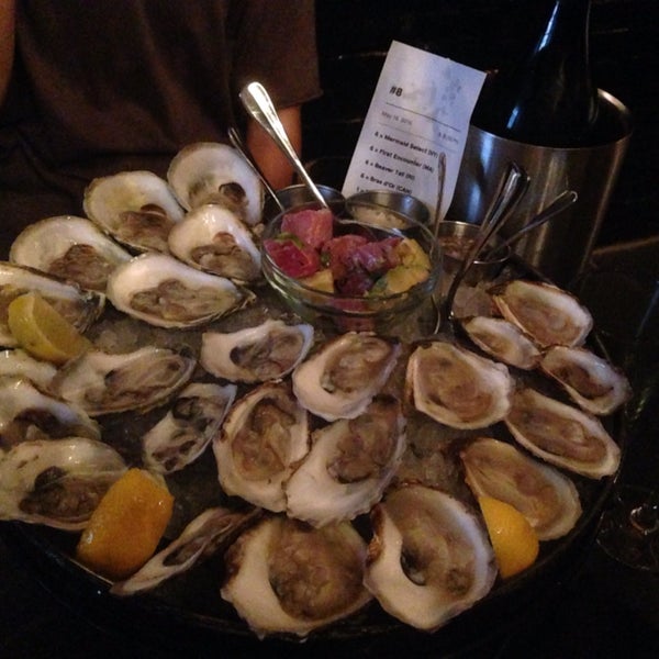 Fresh oysters and good wine provided by this alley way bar! Get a bottle during happy hour