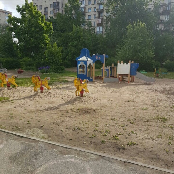 Детский сад 32 калининский. Детский сад 32 Елабуга. Восточно Казахстанская 4 32 садик.