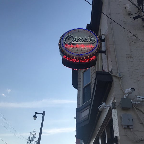 6/17/2018にJohnathanがOscars Pub &amp; Grillで撮った写真