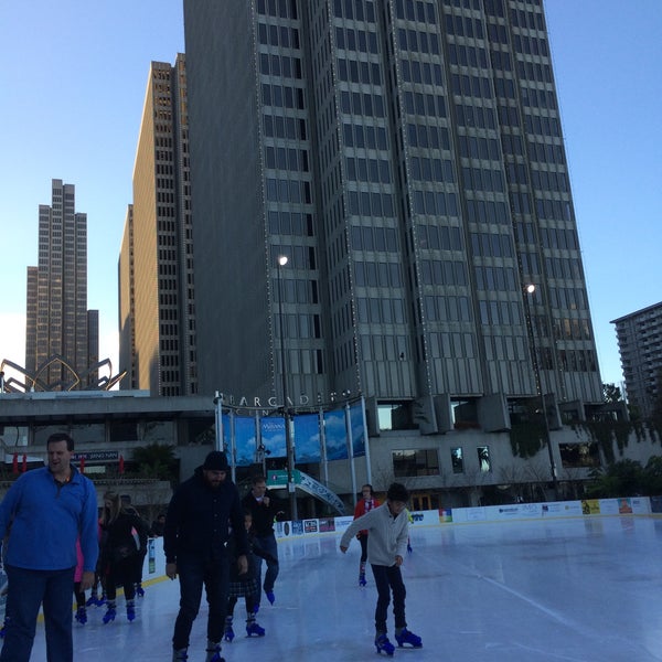 Photo taken at The Holiday Ice Rink at Embarcadero Center by SanNo on 12/25/2016