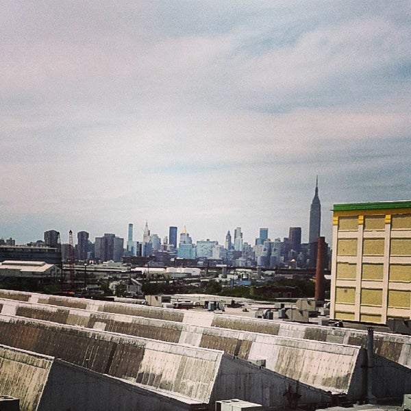 รูปภาพถ่ายที่ Fairfield Inn by Marriott New York Long Island City/Manhattan View โดย Andrew B. เมื่อ 8/23/2013