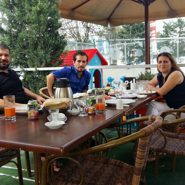 Photo taken at Adana Kebap Bahçesi by Ersin K. on 8/28/2016