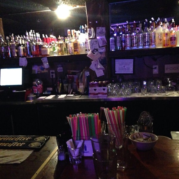 8/16/2014 tarihinde Jason S.ziyaretçi tarafından Yur&#39;s Bar &amp; Grill'de çekilen fotoğraf