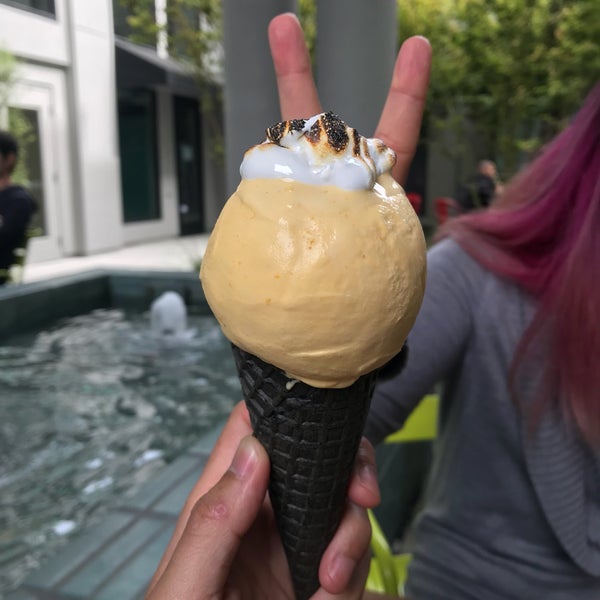 7/29/2018 tarihinde Mike L.ziyaretçi tarafından Milkbomb Ice Cream'de çekilen fotoğraf