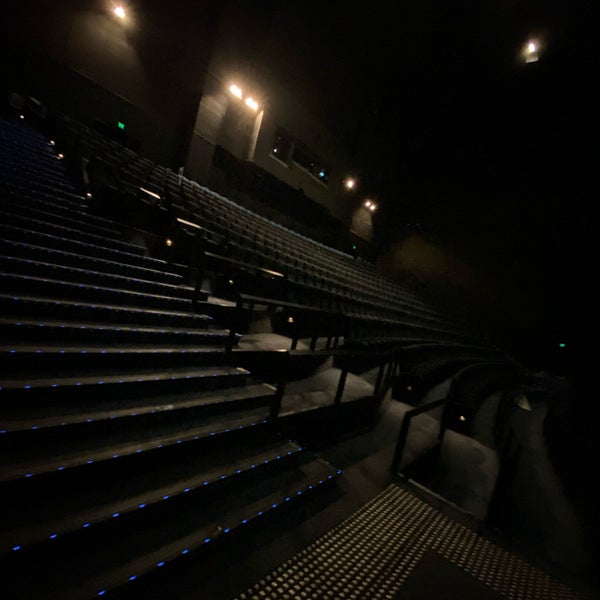 Photo taken at IMAX Melbourne by Arda Ö. on 3/9/2022