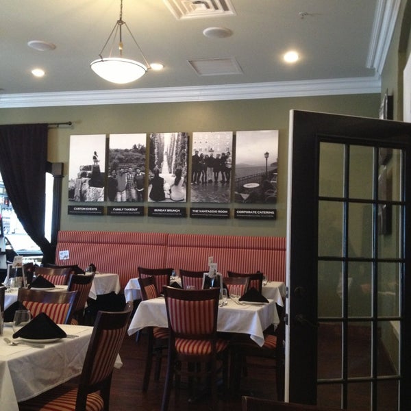 2/6/2013 tarihinde Cricklizard B.ziyaretçi tarafından Giancarlo’s Sicilian Steakhouse'de çekilen fotoğraf