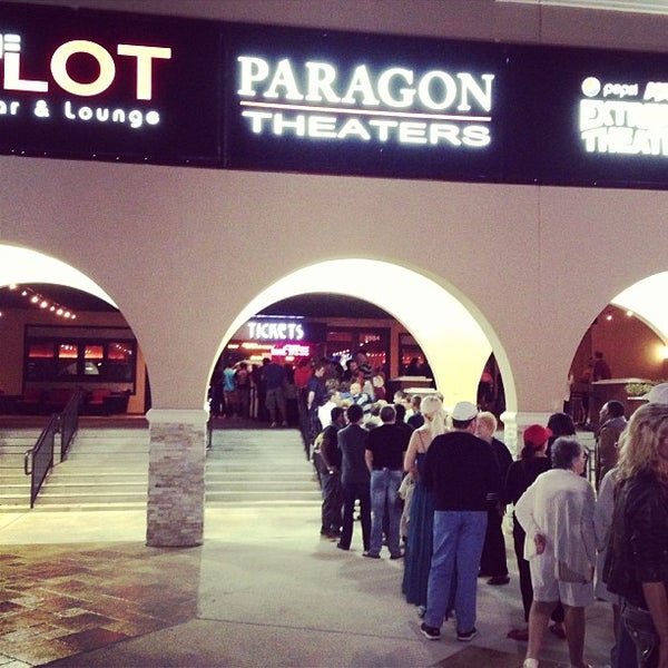 Foto tomada en Paragon Theaters Deerfield 8  por Rich C. el 12/26/2012