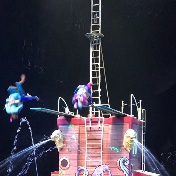 Цирк. Цирк бишкек. Цирк chimelong в гуанчжоу. Чимелонг гуанчжоу цирк. Парная акробатика цирк.