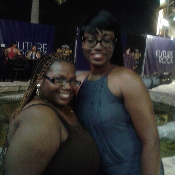 Nikole Wet Willie