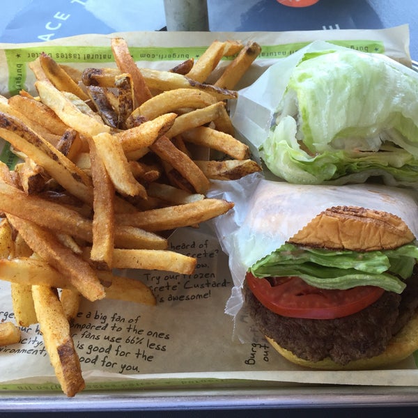 Photo taken at BurgerFi by Will S. on 5/8/2016