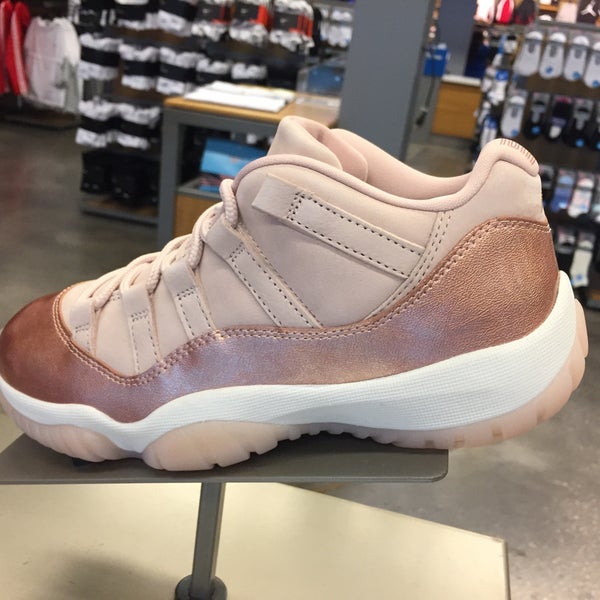 Finish line citrus park mall Clearance