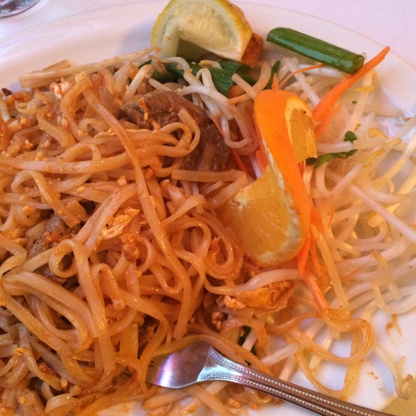 Foto scattata a Ploy II Thai Cuisine da Nara D. il 12/13/2014
