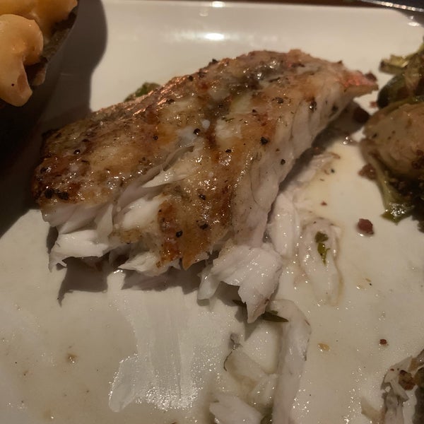 4/30/2019에 Chandler H.님이 Devon Seafood &amp; Steak에서 찍은 사진