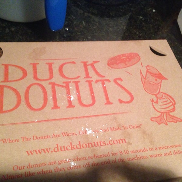 Das Foto wurde bei Duck Donuts von Tiffany W. am 7/5/2014 aufgenommen