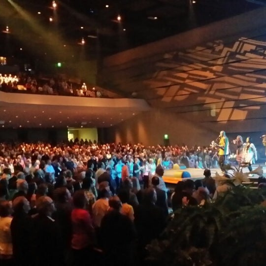 รูปภาพถ่ายที่ Resurrection Life Church โดย Stewart Scott G. เมื่อ 4/20/2014