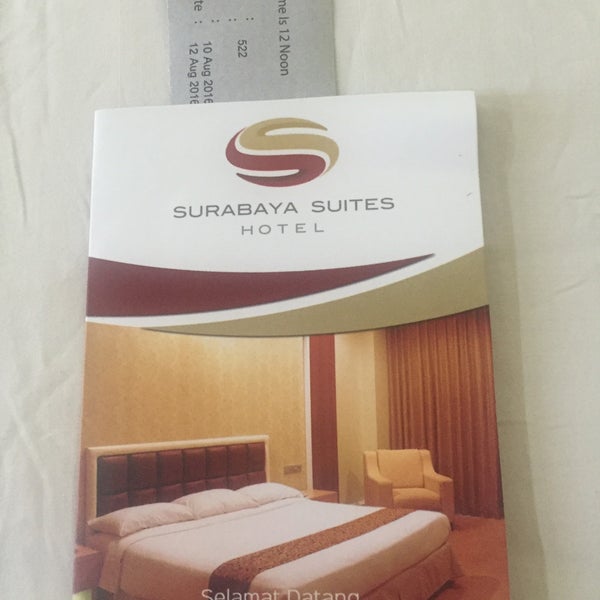 รูปภาพถ่ายที่ Surabaya Suites Hotel โดย Ade S. เมื่อ 8/10/2016