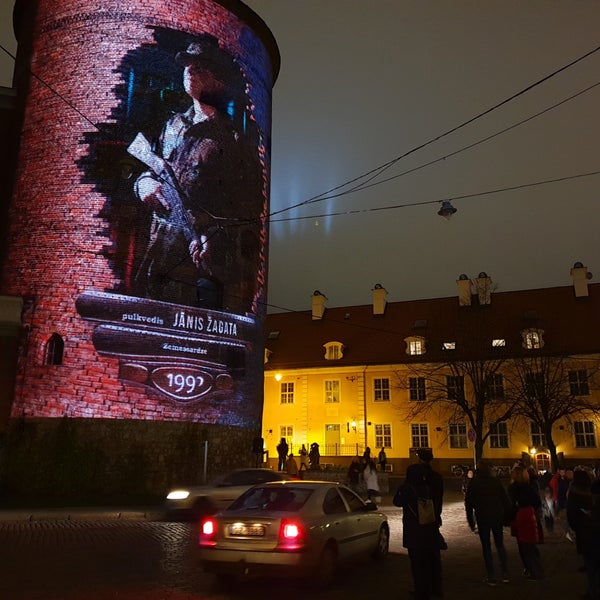 Foto diambil di Latvijas Kara muzejs | Latvian War Museum oleh Mikko T. pada 11/15/2019