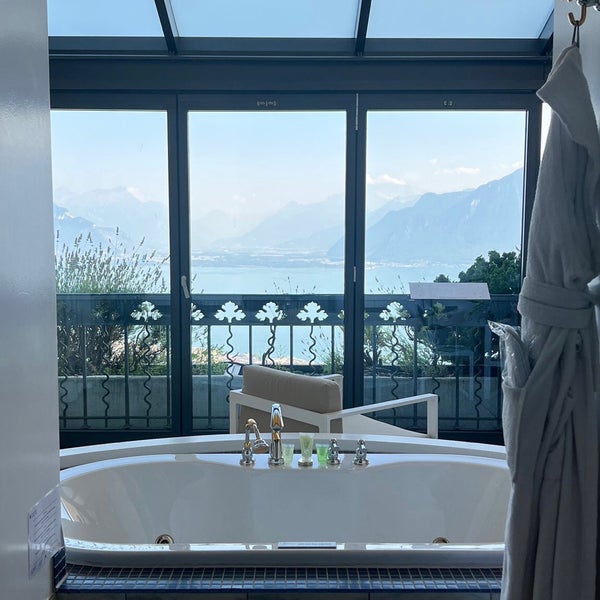 Photo taken at Hotel Splendide Royal Lugano by ADEL Haz on 8/25/2022