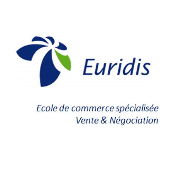 รูปภาพถ่ายที่ Euridis Business School โดย Jade D. เมื่อ 4/16/2014
