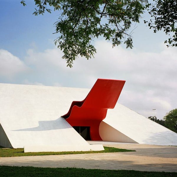 Photo prise au Auditório Ibirapuera Oscar Niemeyer par Auditório Ibirapuera Oscar Niemeyer le4/14/2014