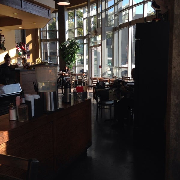 12/12/2013 tarihinde Bart v.ziyaretçi tarafından Cumaica Coffee'de çekilen fotoğraf