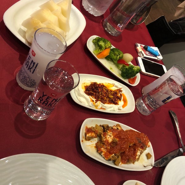 Foto tirada no(a) Chamada Restaurant por Mesut K. em 11/17/2018