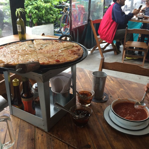 6/29/2015 tarihinde Jorge B.ziyaretçi tarafından Trescielos Pizzas y Helados'de çekilen fotoğraf
