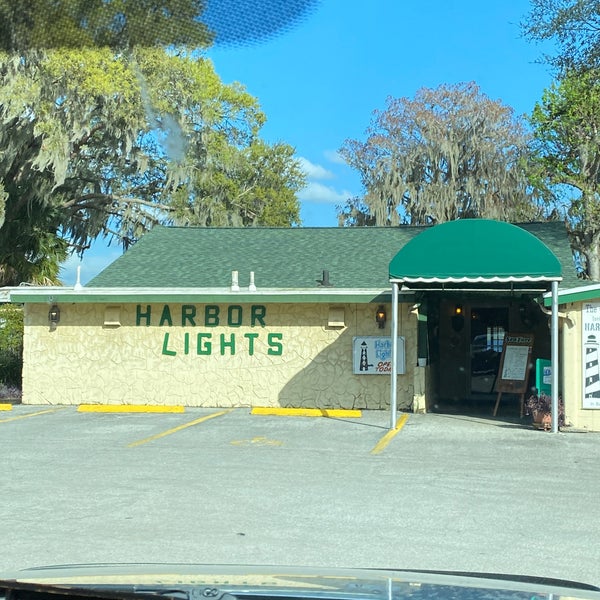 Harbor Lights Seafood Restaurant in Lake Panasoffkee
