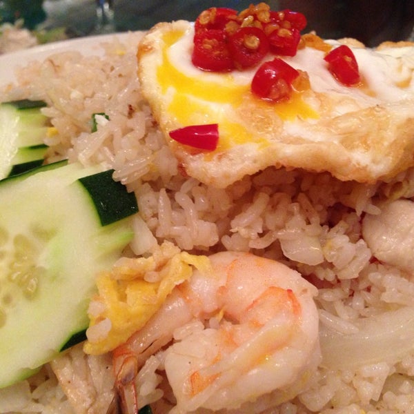 Das Foto wurde bei Tanad Thai Cuisine von Virginialicous am 8/8/2013 aufgenommen