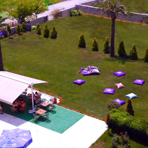 รูปภาพถ่ายที่ Pelikan Otel Yüzme Havuzu โดย Pelikan Otel Yüzme Havuzu เมื่อ 4/15/2014