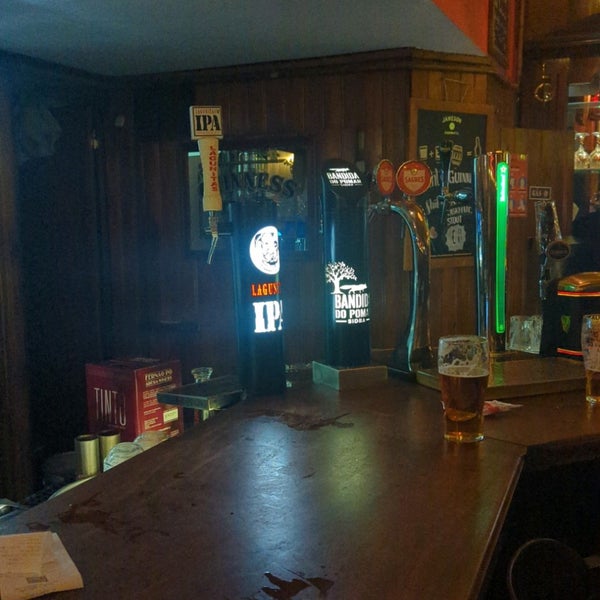 Foto diambil di O&#39;Gilins Irish Pub oleh Taco pada 1/9/2022