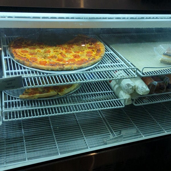 Paisanos Pizza & Pasta 1509 ziyaretçidan 27 tavsiye