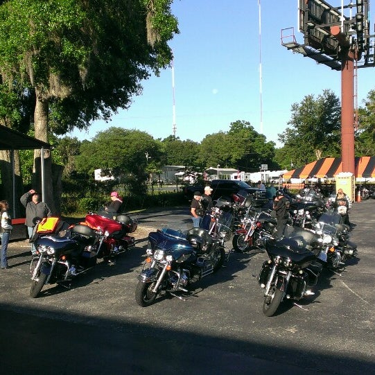 Foto tirada no(a) Harley-Davidson of Ocala por Jay V. em 5/17/2014